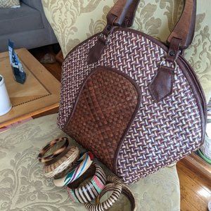Straw bag with 6 bangles